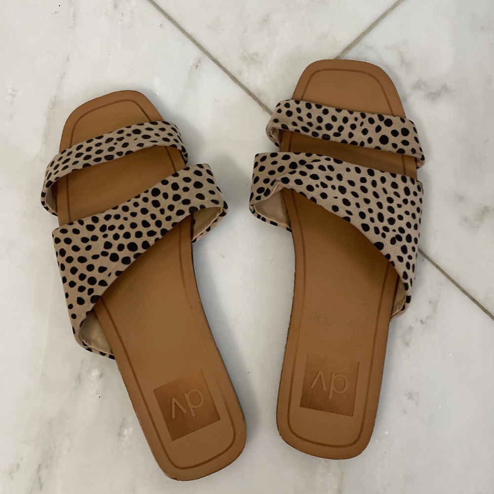 DV Dolce Vita Women's 7.5 Leopard Print Flat Strappy Sandals Good Condition - Picture 5 of 6